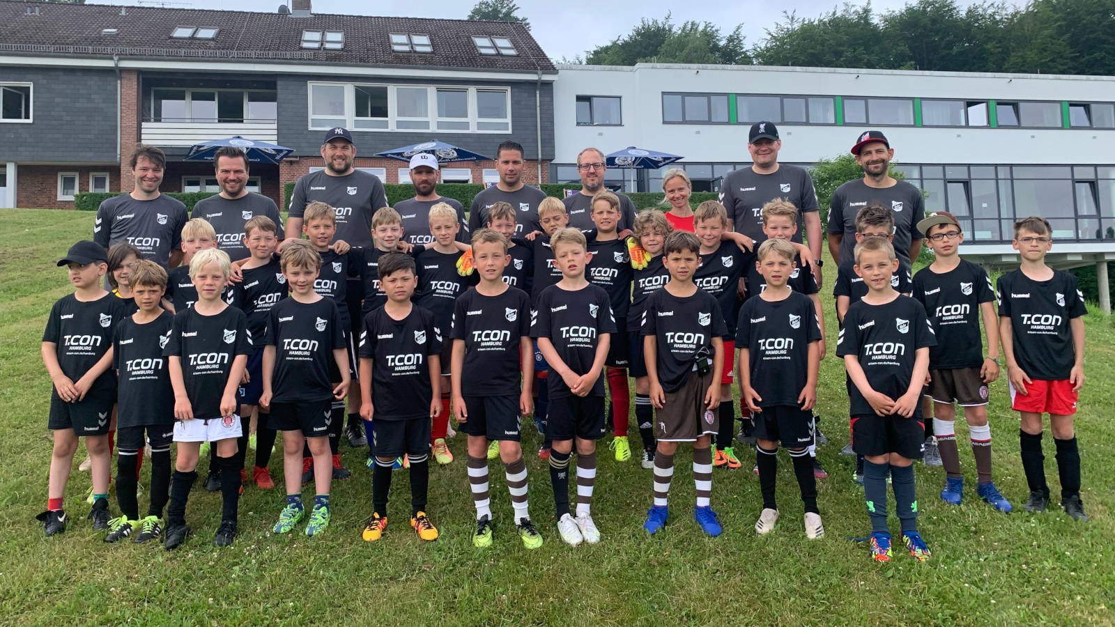 Malente 2021: Die F- und E-Jugend des TSV-Holm im Uwe-Seeler-Fußballpark